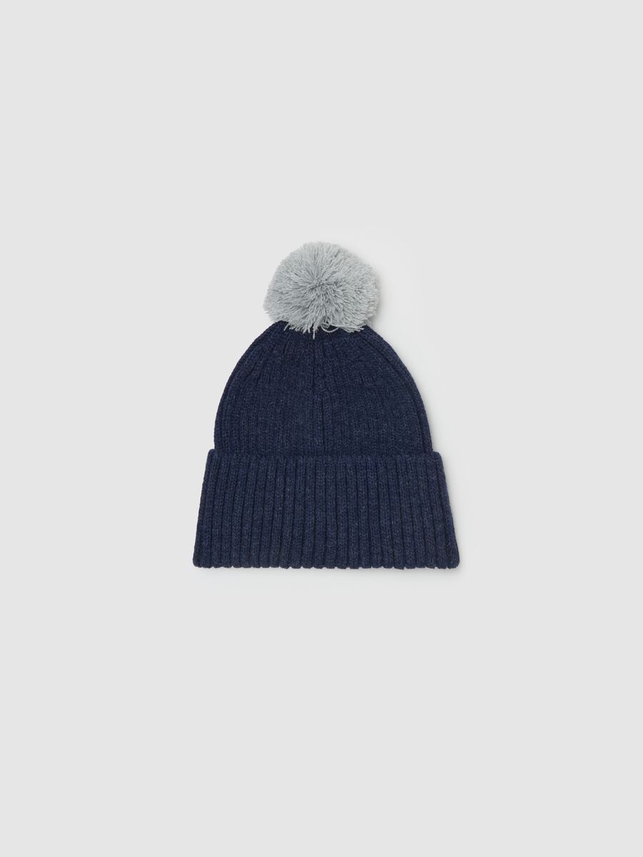 Knitted hat with pompom_0