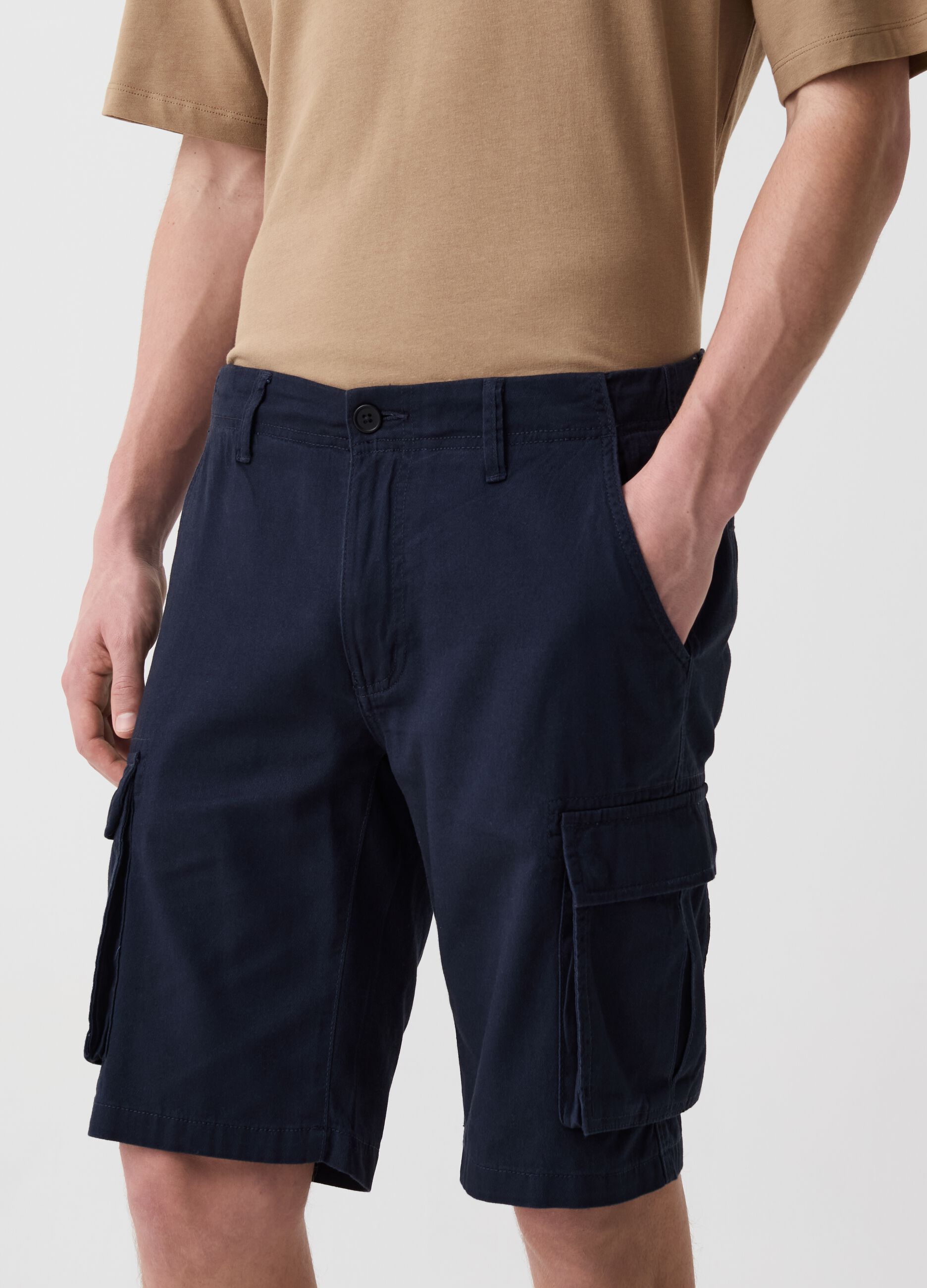 Cotton cargo Bermuda shorts