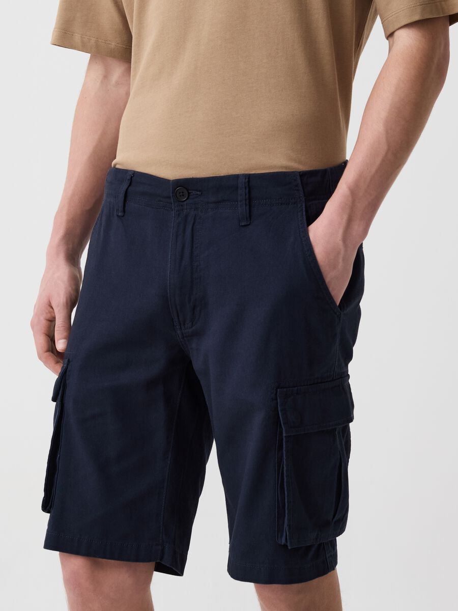 Cotton cargo Bermuda shorts_1