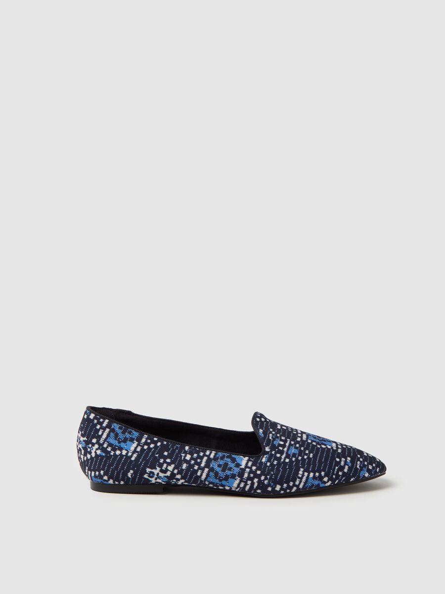 Slipper shoes with ikat print_1