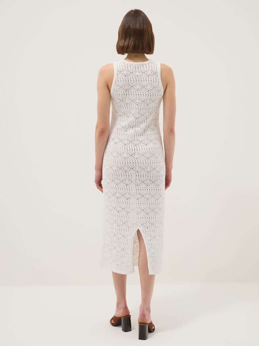 Vestito in puro cotone bianco slim fit con design traforato deep V_3