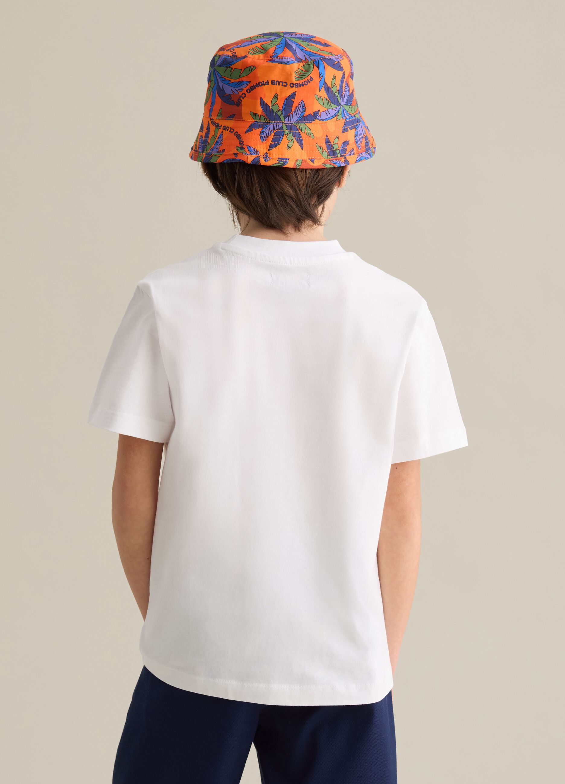 White cotton T-shirt with round neck
