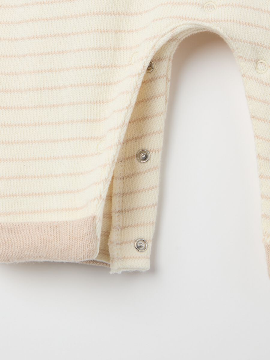 Onesie with striped pattern with puppy_2