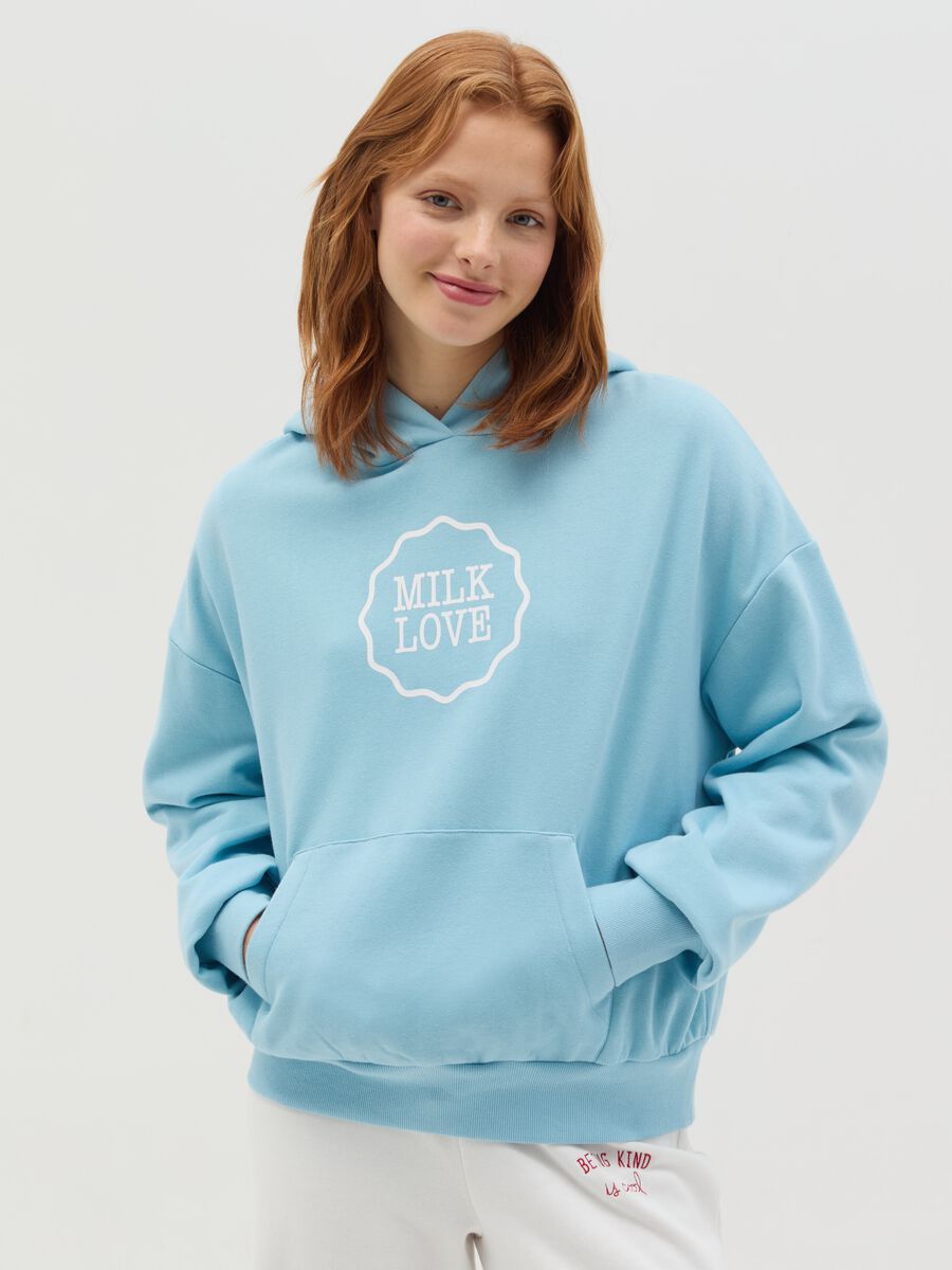 Sweatshirt with hood and pocket_0