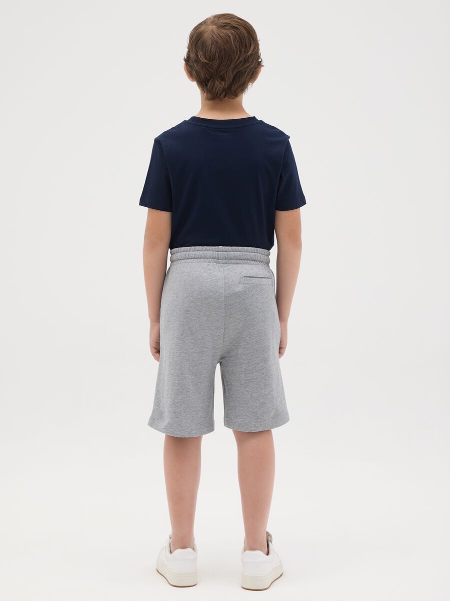 Pantaloni corti da ragazzo in puro cotone grigio regular fit_1
