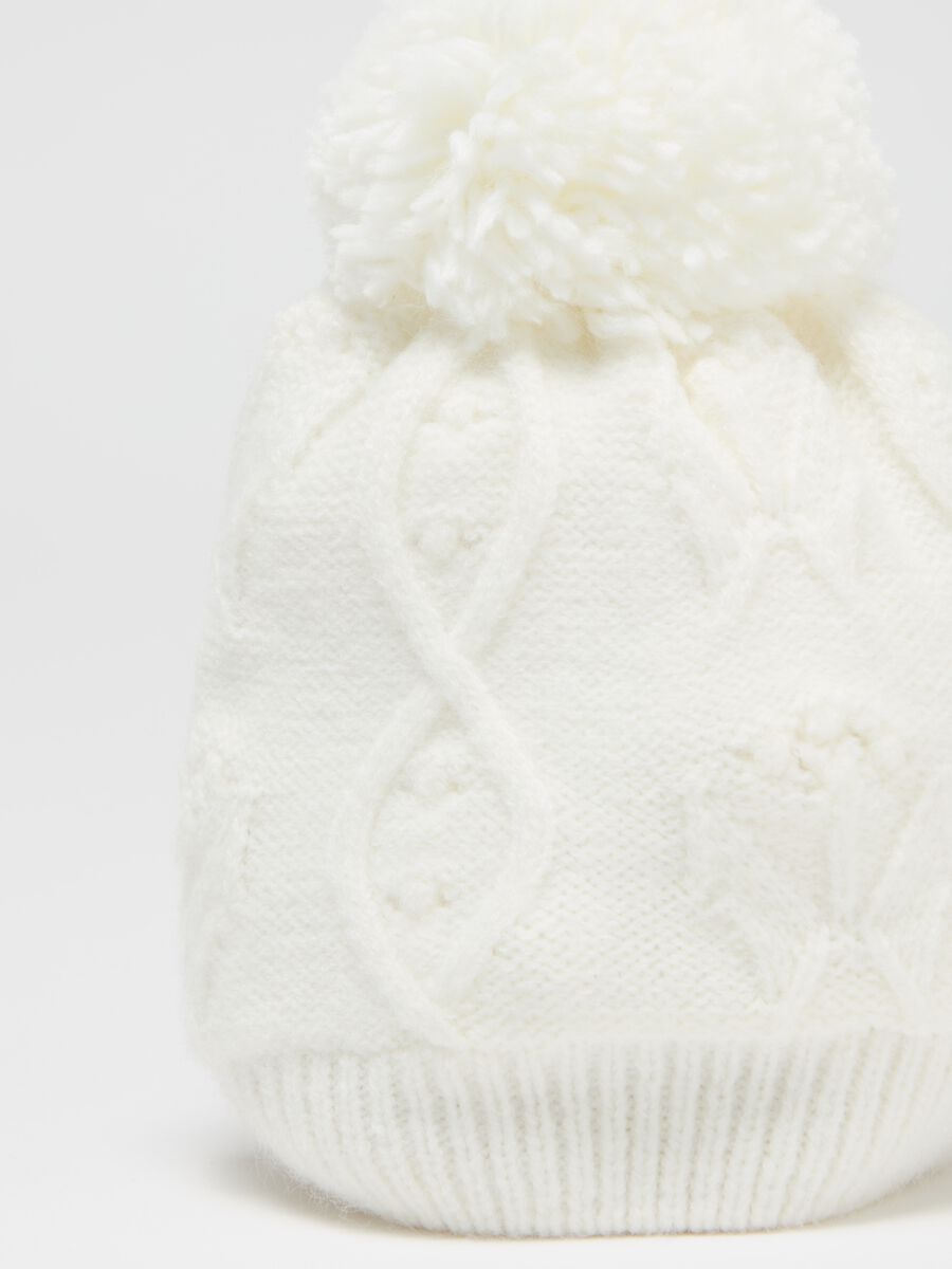 Hat with braided design and pompom_2
