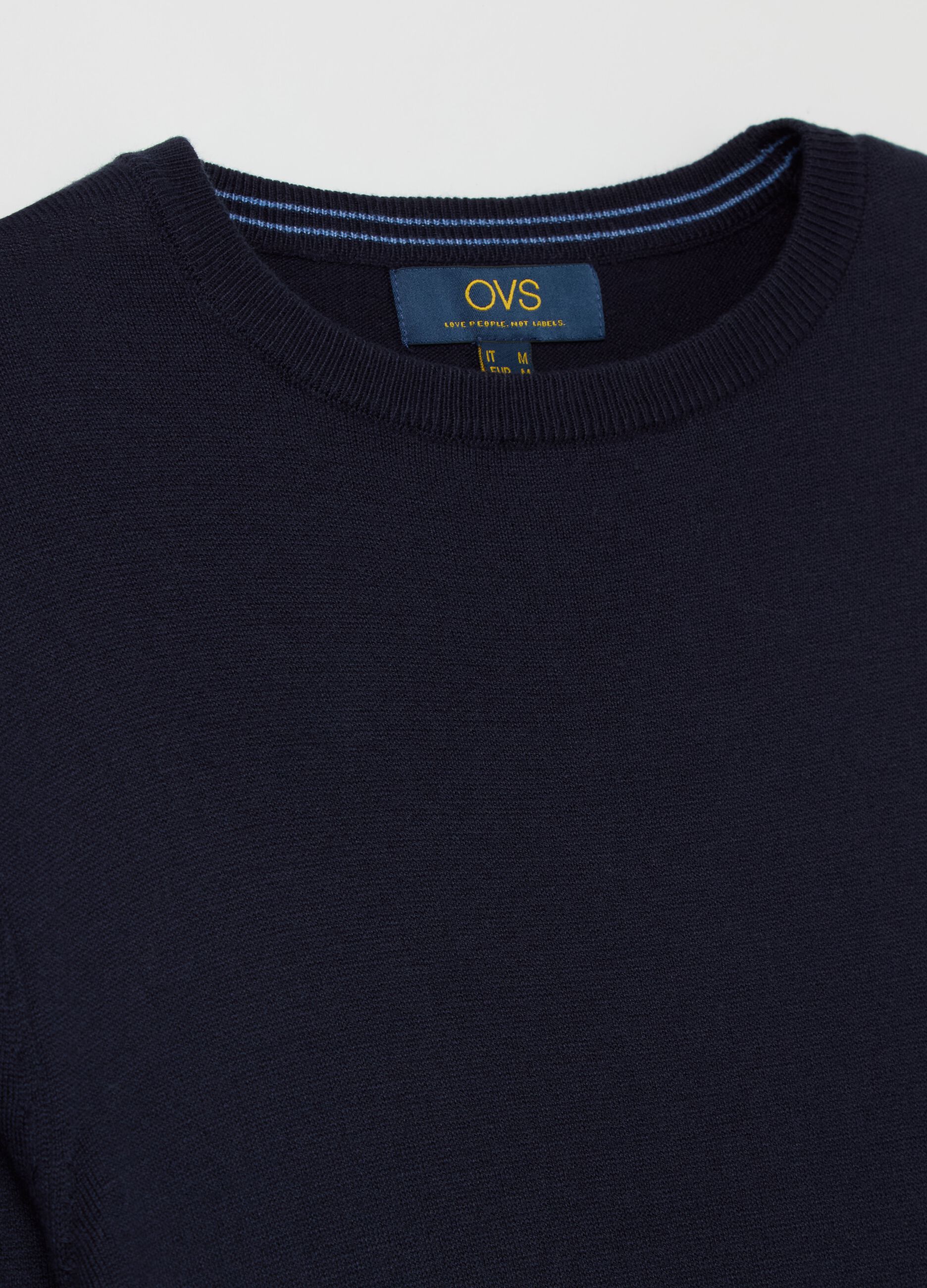 Round neck pullover
