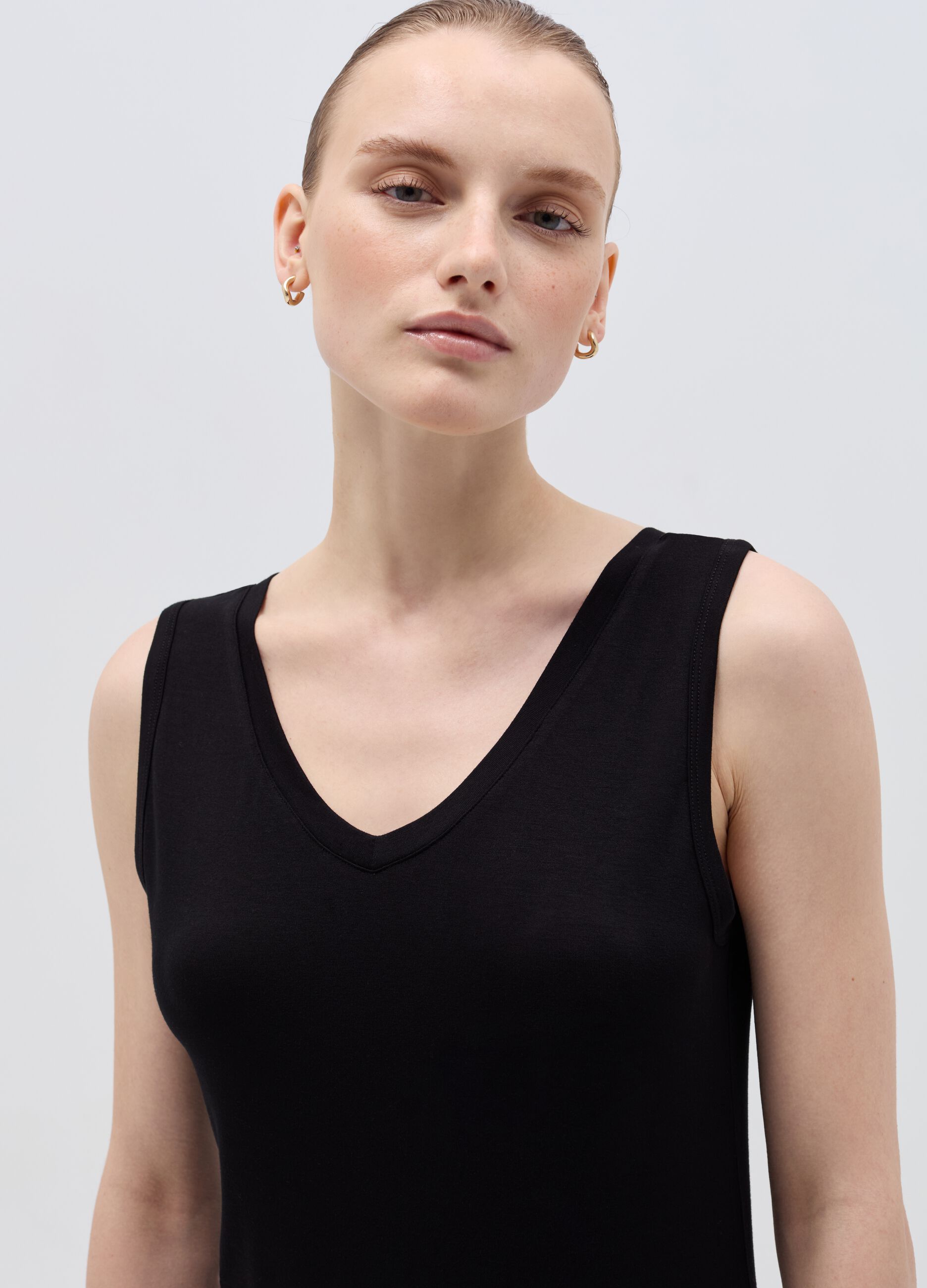 Tank top with V neck