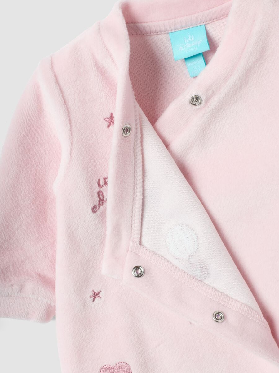 Tutina rosa con piedini in misto cotone organico a tema Minnie per neonata_2