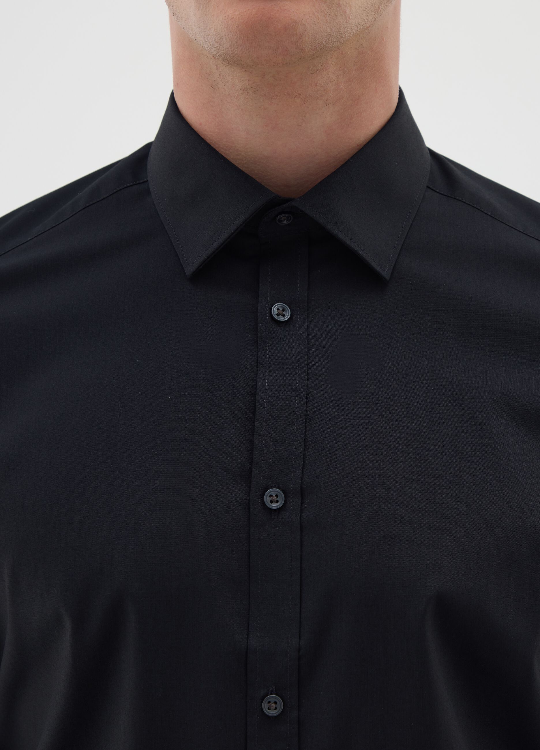 Men's shirt in black cotton blend slim fit easy iron