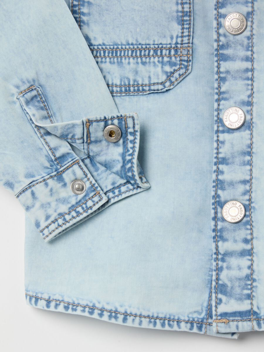 Acid wash denim shirt with pockets_3
