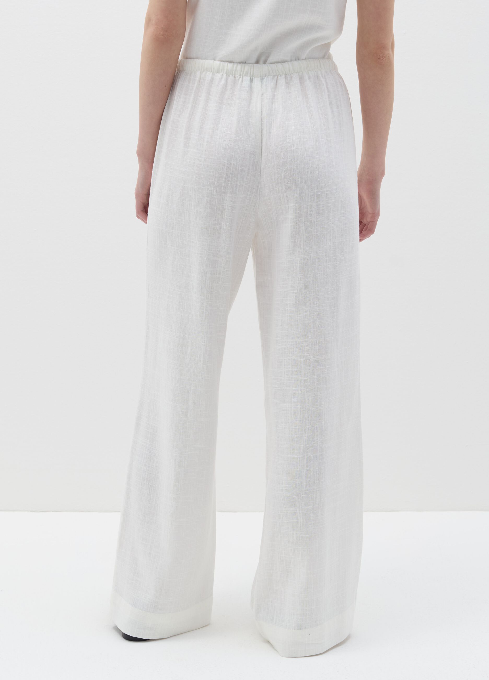 Relaxed-fit trousers in viscose and linen