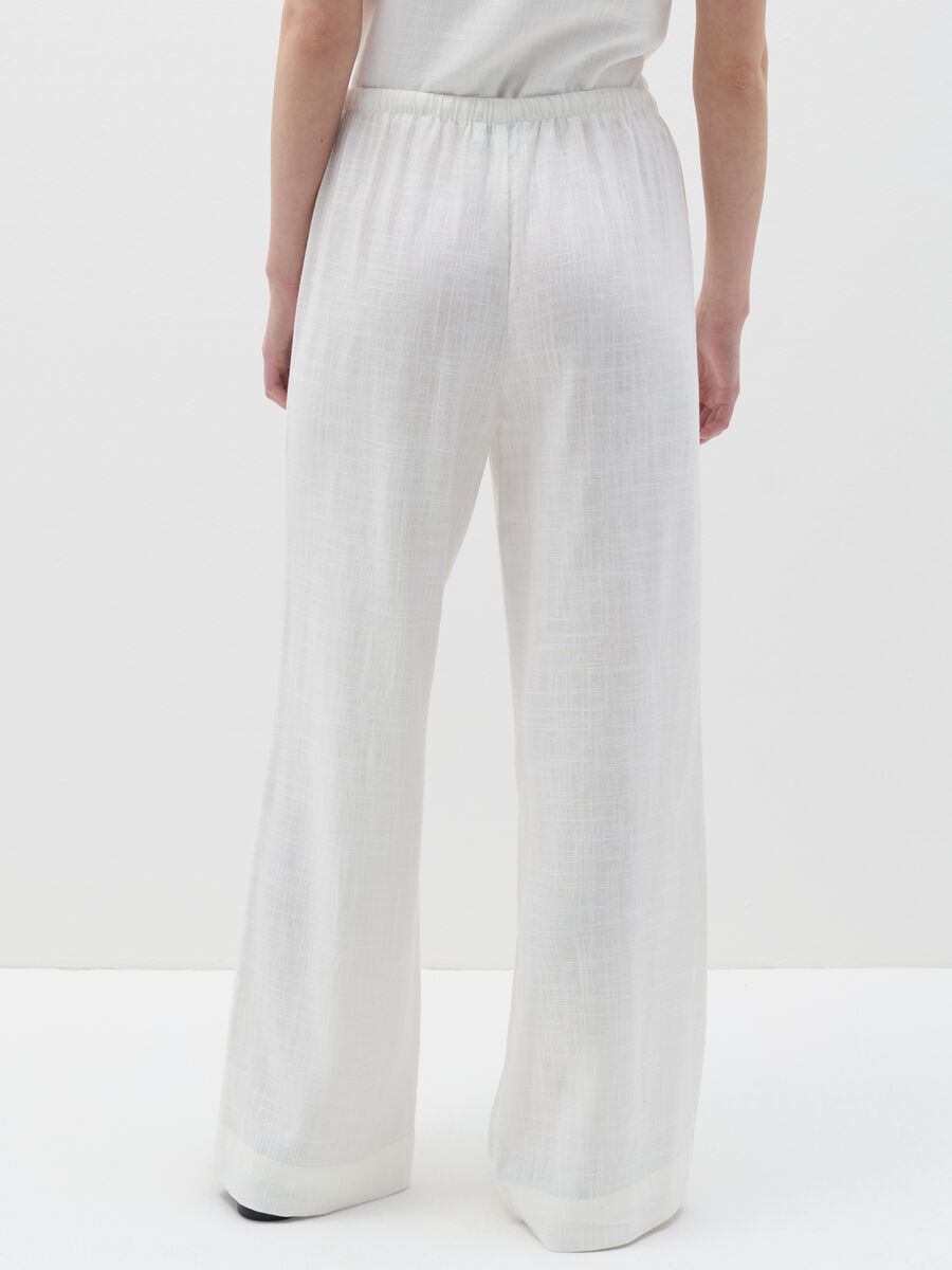 Relaxed-fit trousers in viscose and linen_3