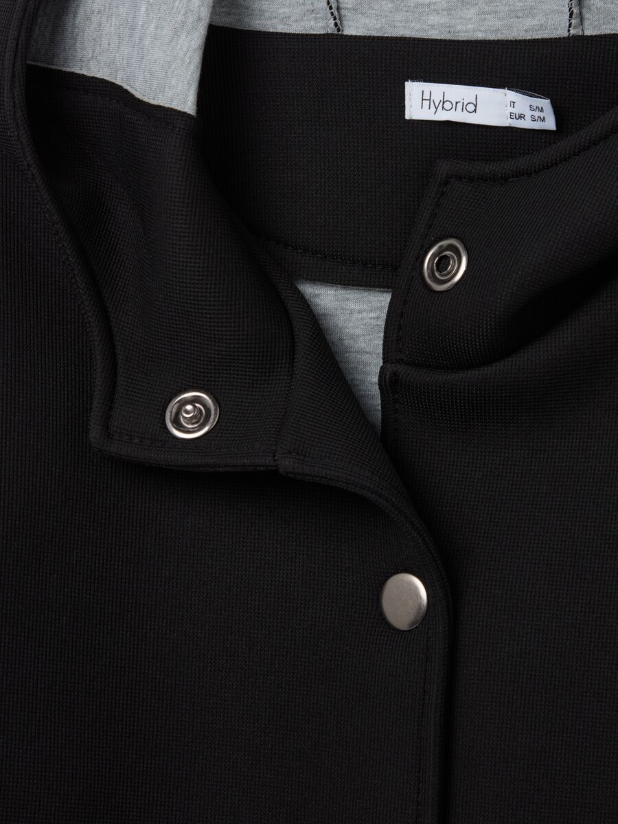 Short jacket with hood and buttons_5