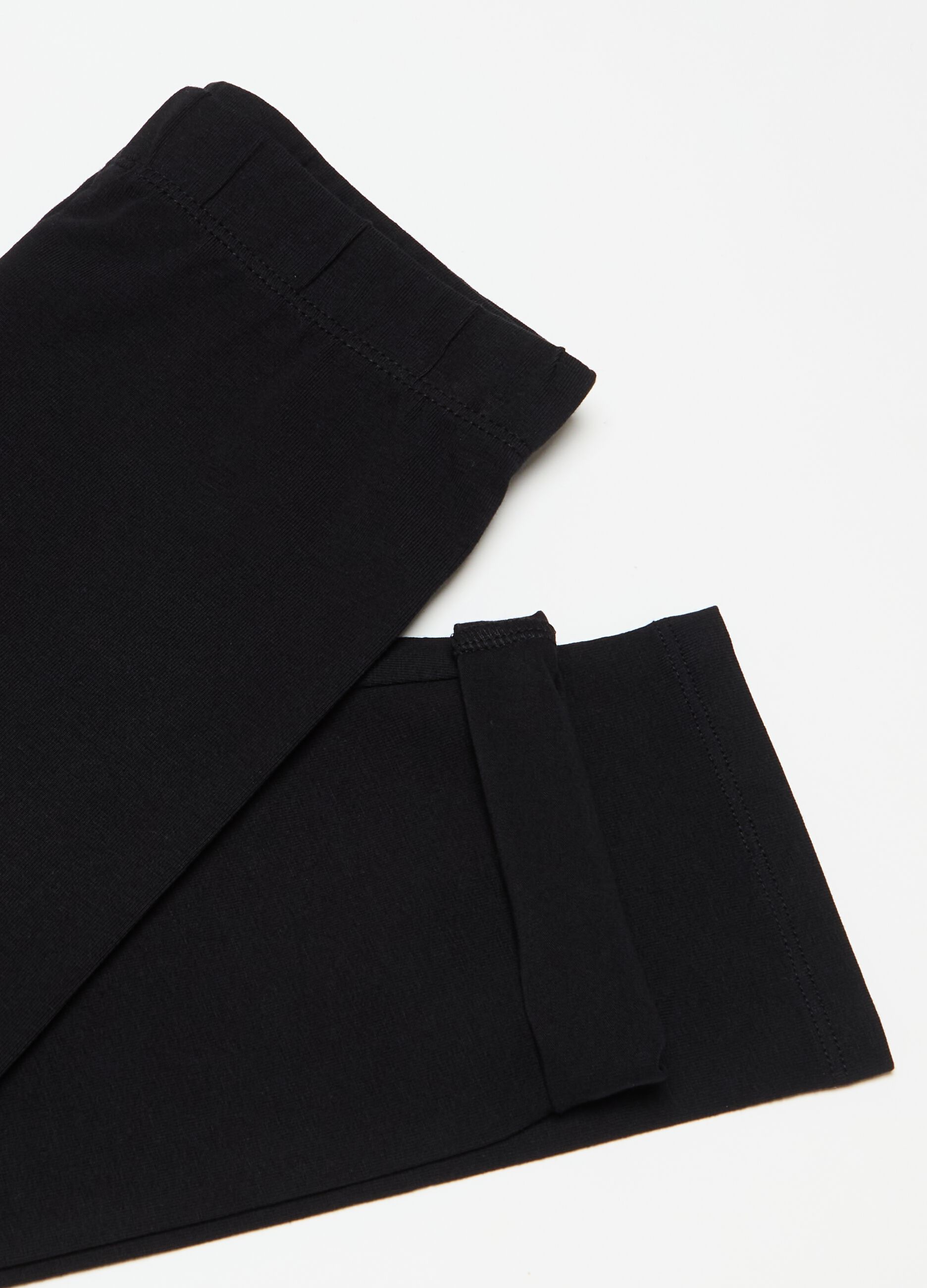 Solid colour three-quarter leggings