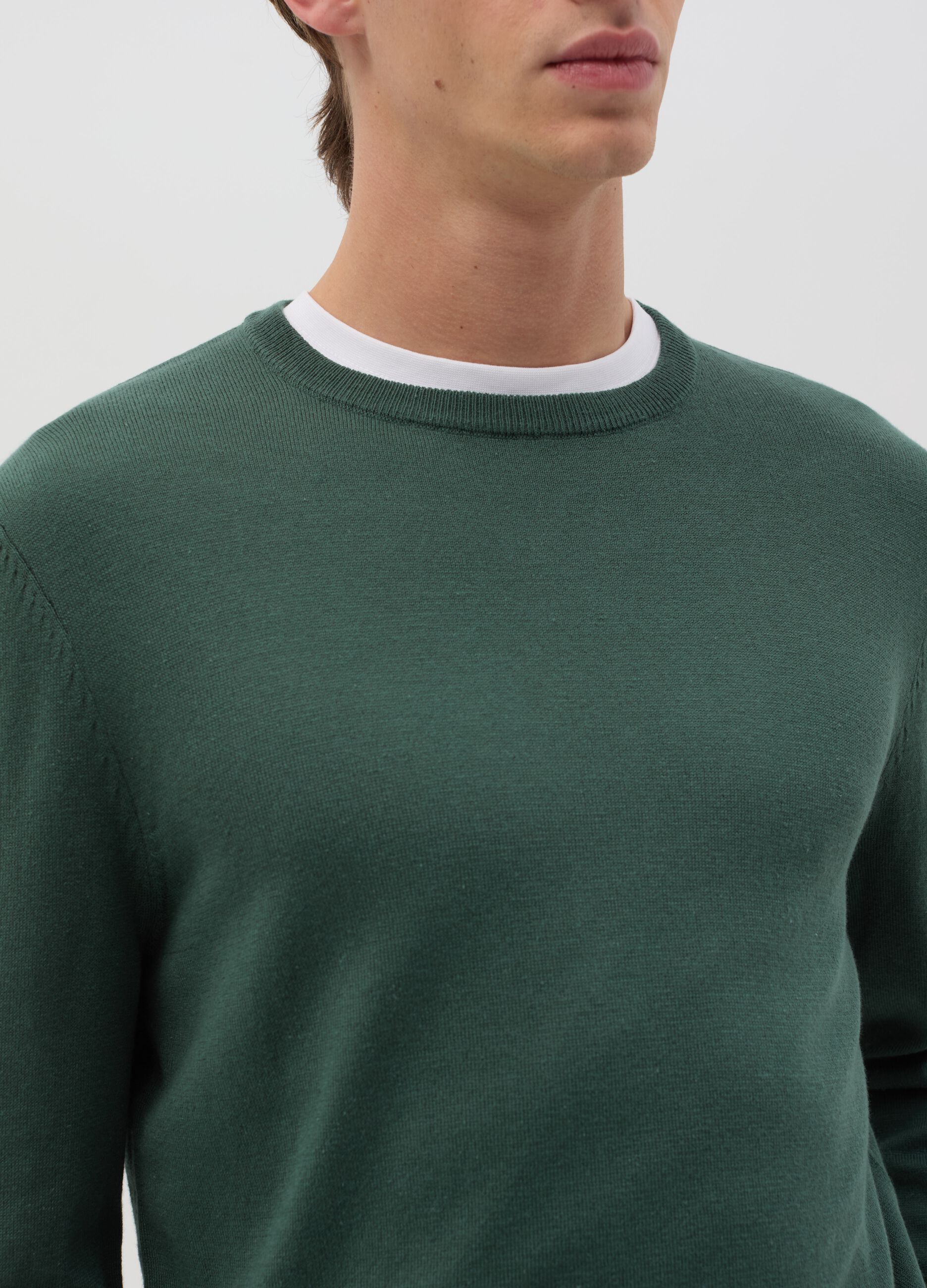 Round neck pullover