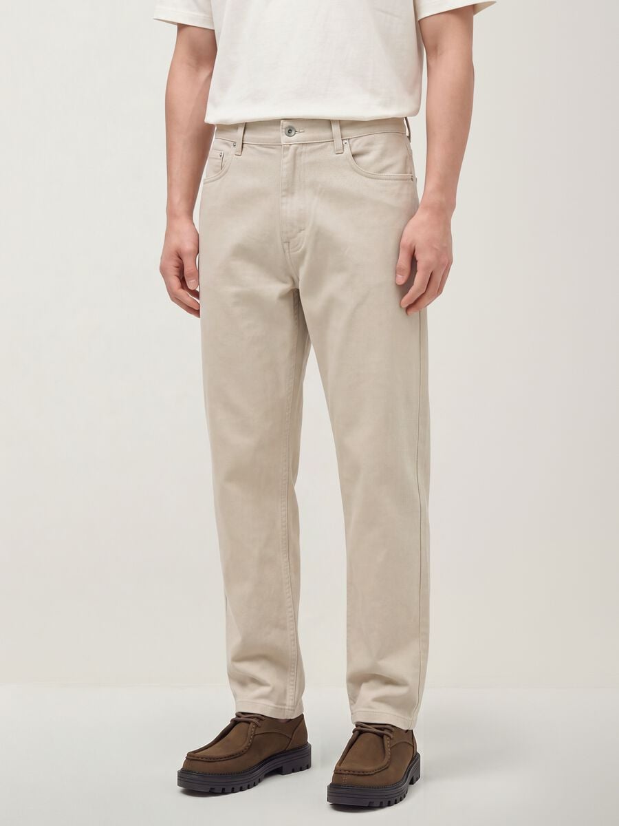 Pantaloni straight grigi in twill di cotone elasticizzato_1