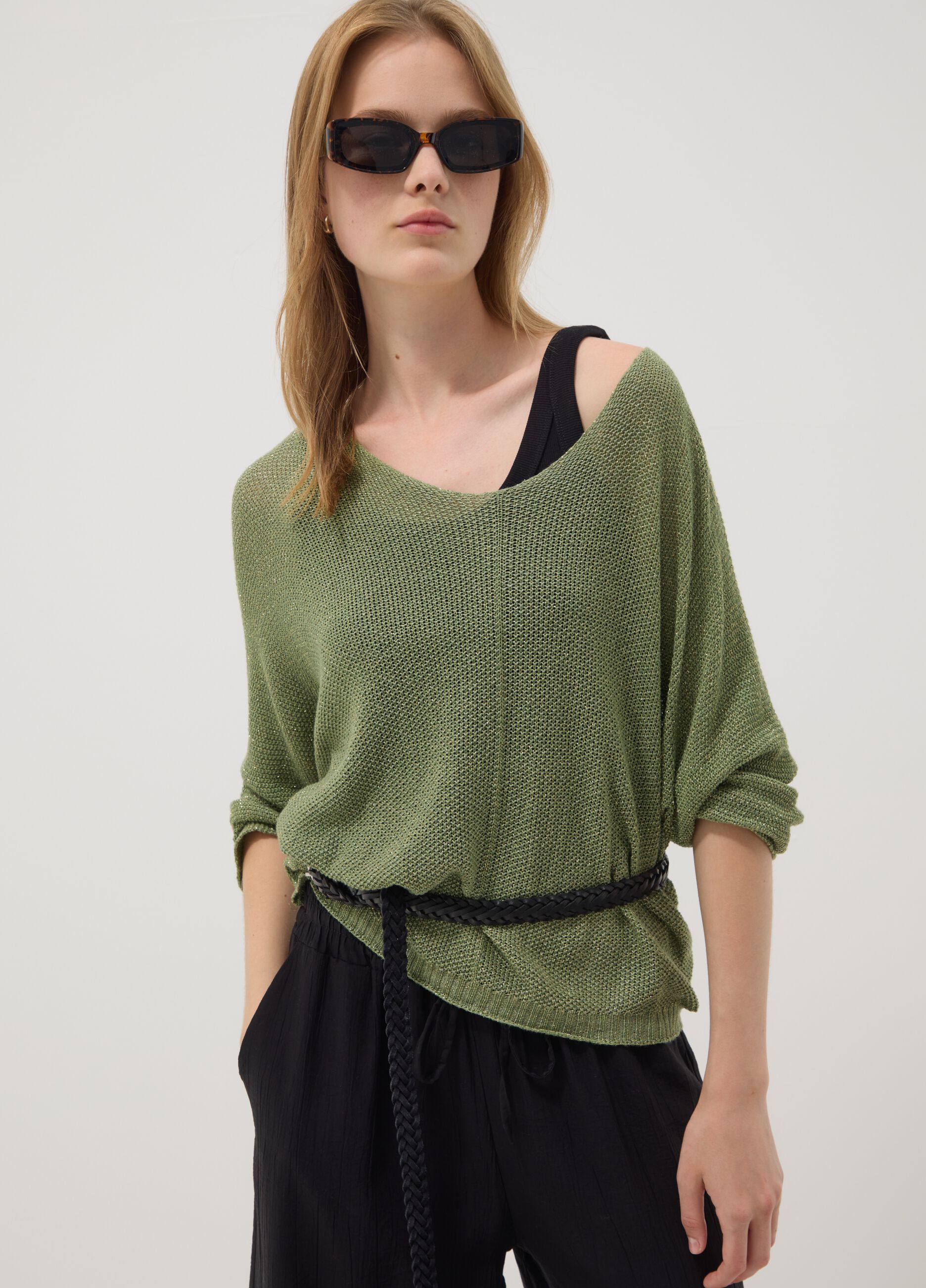 Green V-neck top in viscose and linen blend