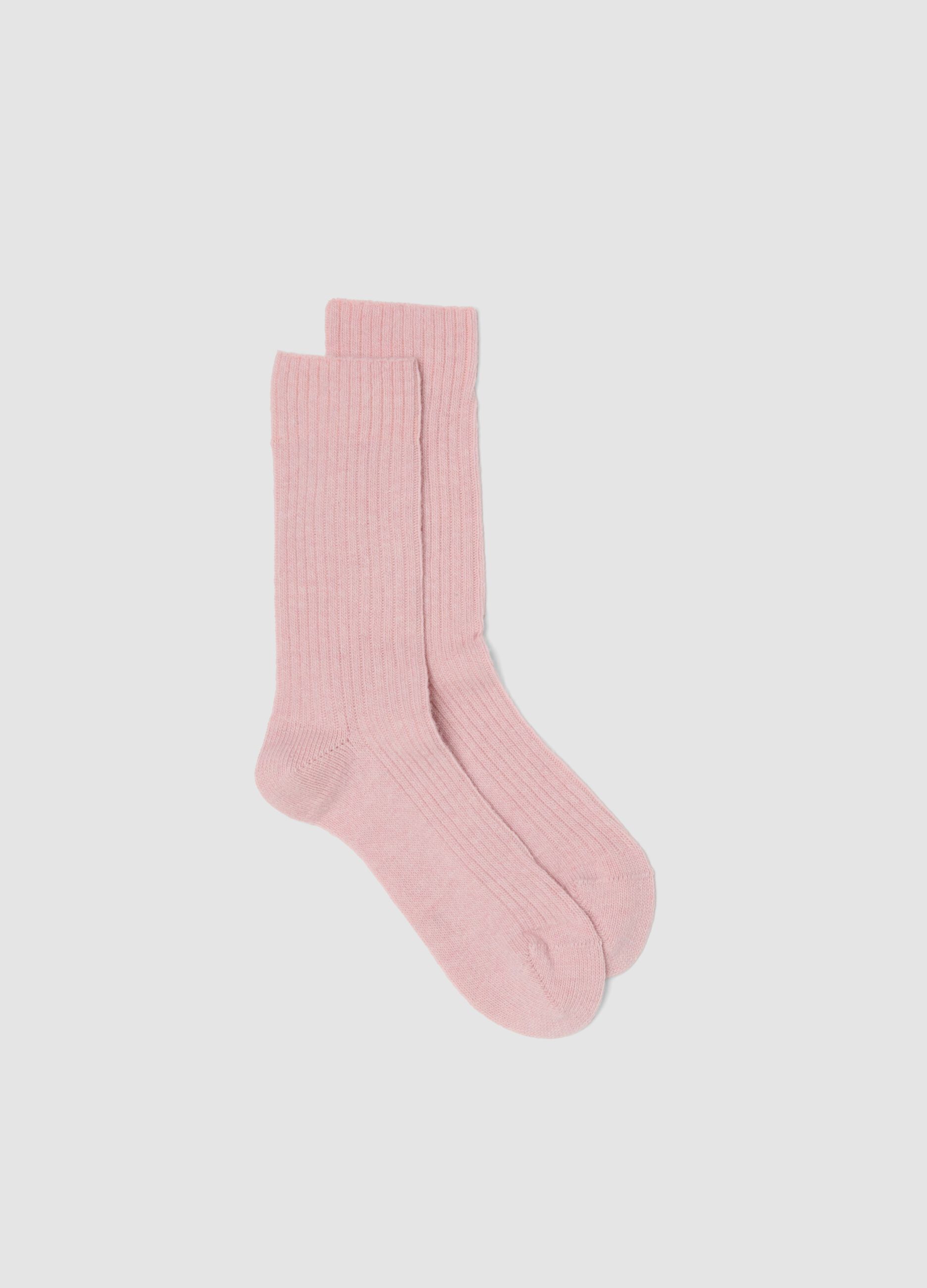 Pink ribbed socks in wool, viscose and stretch cashmere blend