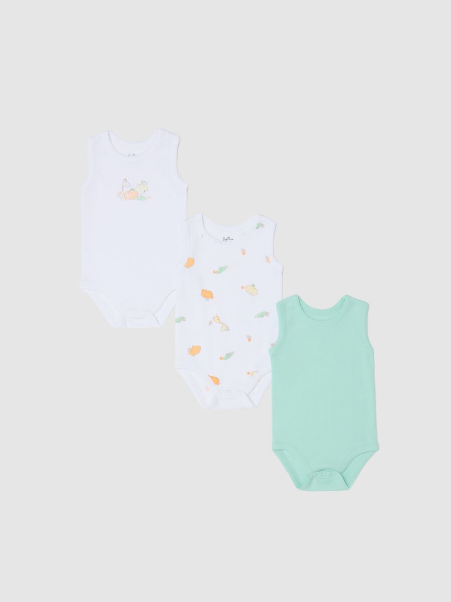 Three-pack white and green sleeveless bodysuits in organic cotton with print_0
