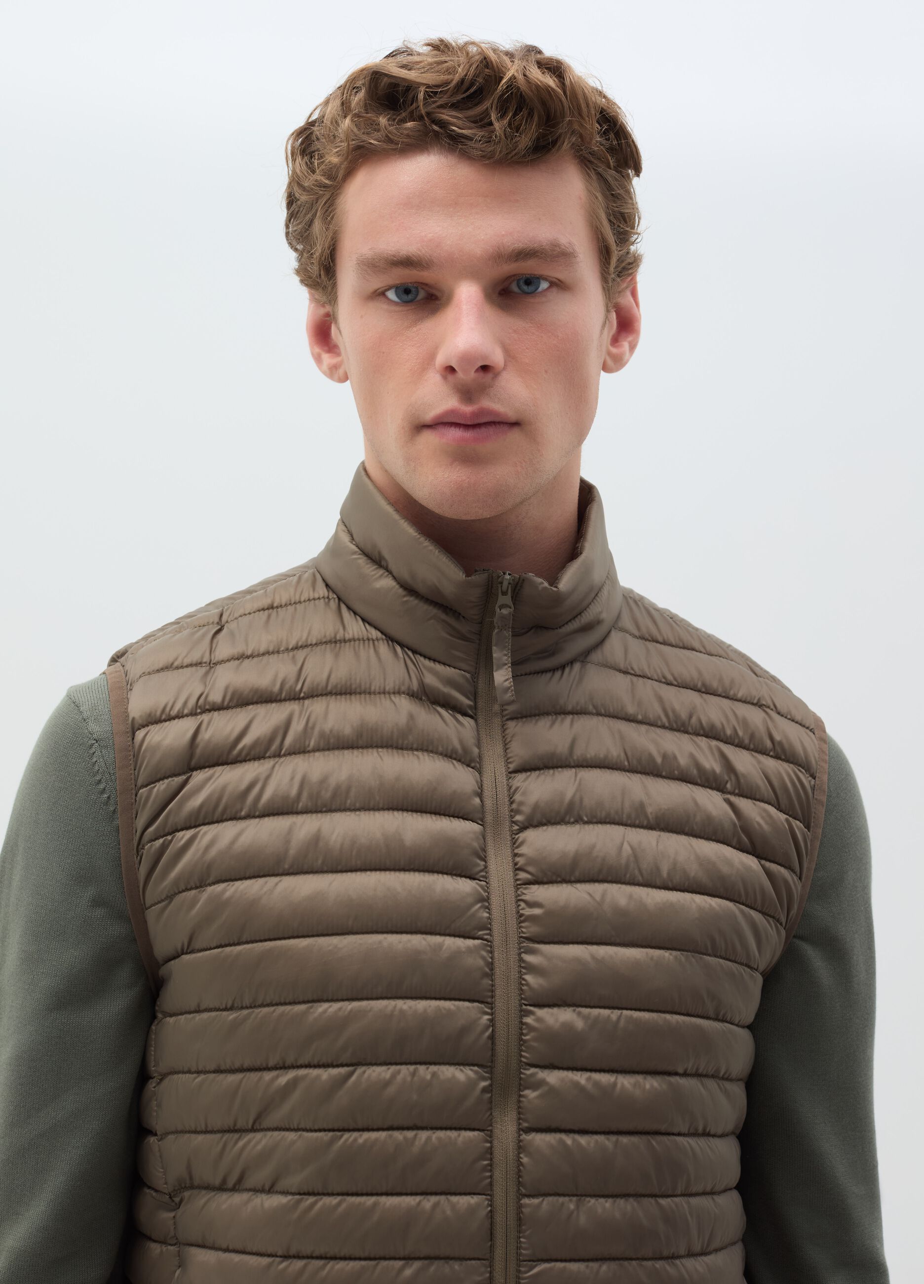 Essential full-zip ultralight gilet