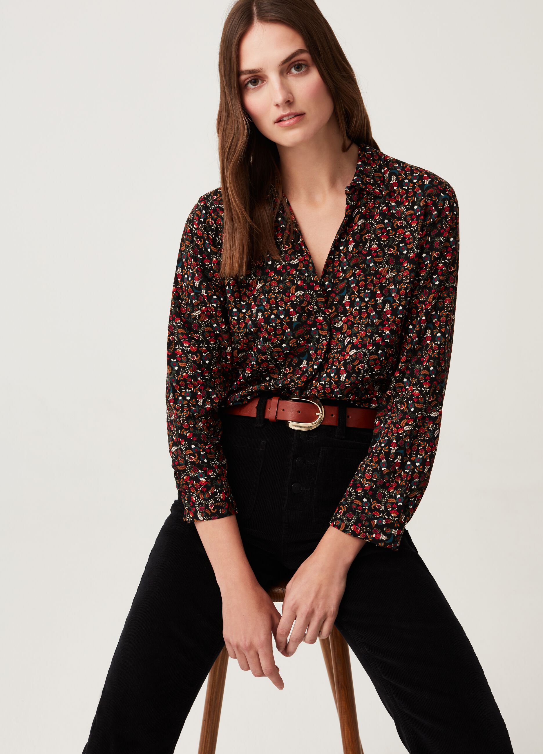 Blusa in viscosa con scollo a V_0