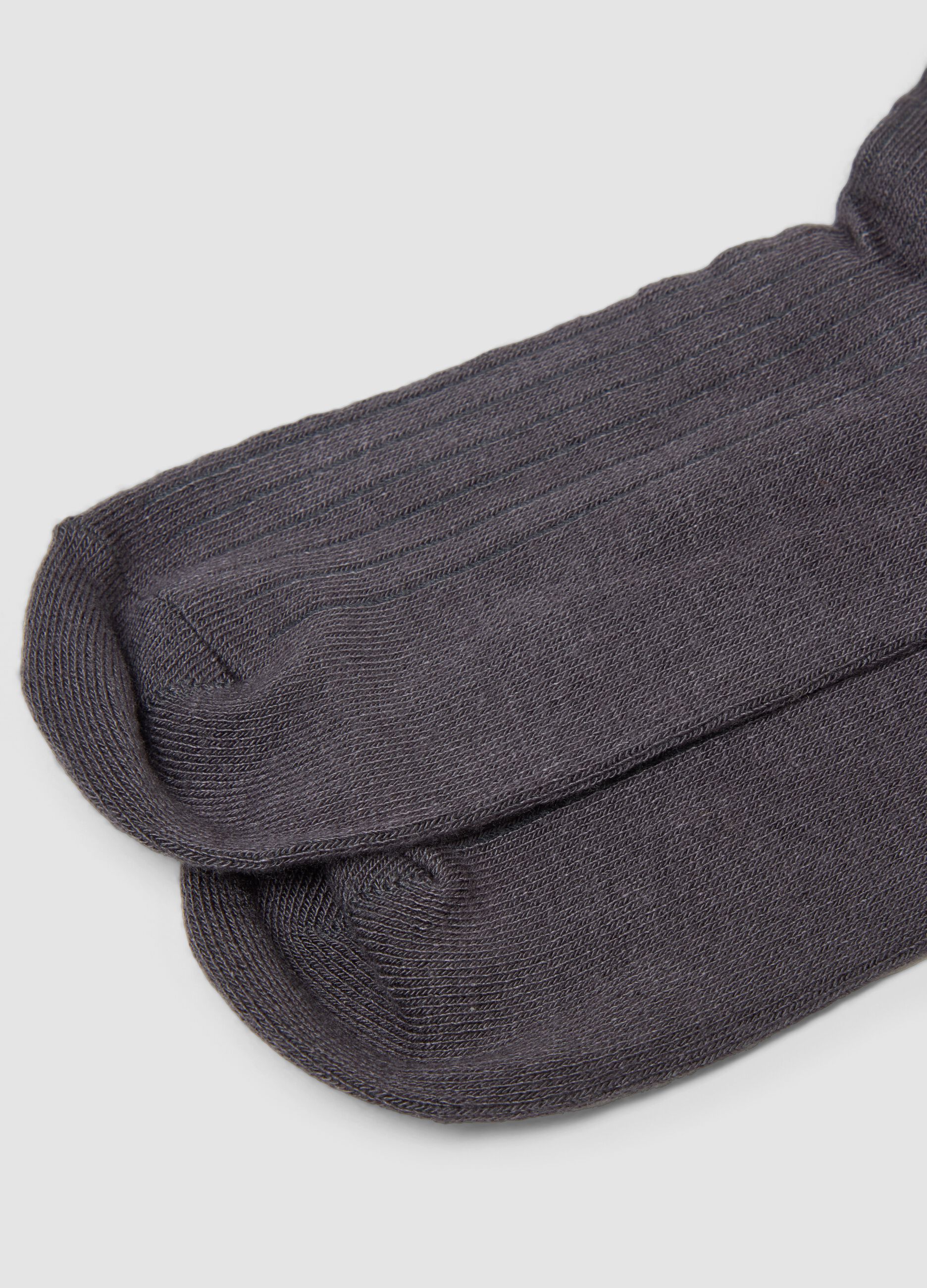 Two-pack of grey and black stretch socks