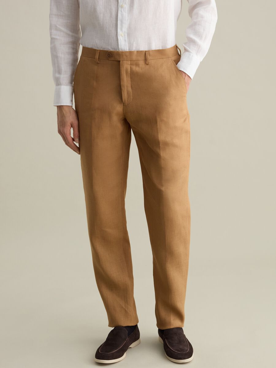 Contemporary regular-fit trousers in linen_1