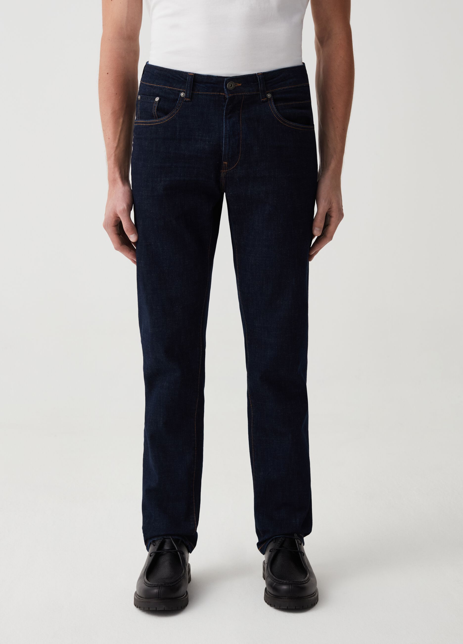 Regular-fit jeans with cross-hatch weave