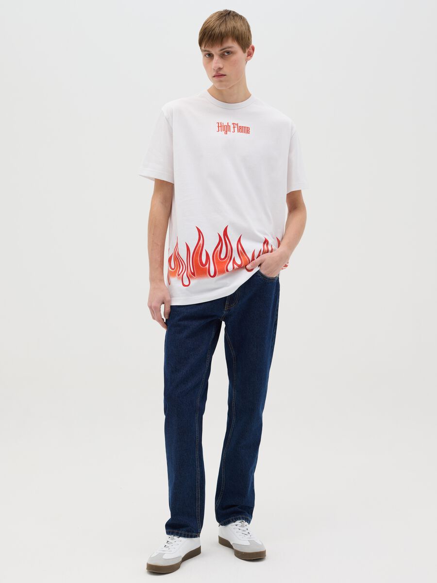 White short-sleeved T-shirt with flames print_1