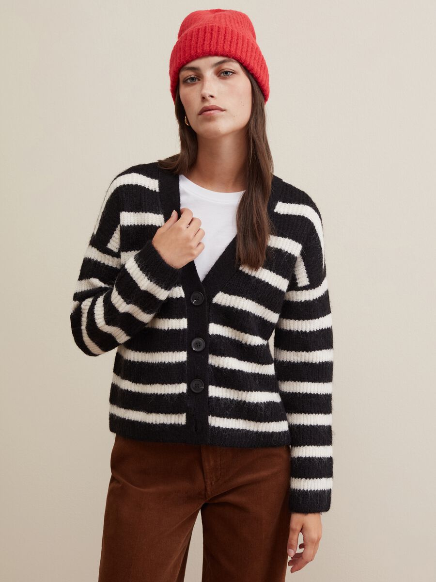 Flat-ribbed cardigan with striped pattern_0