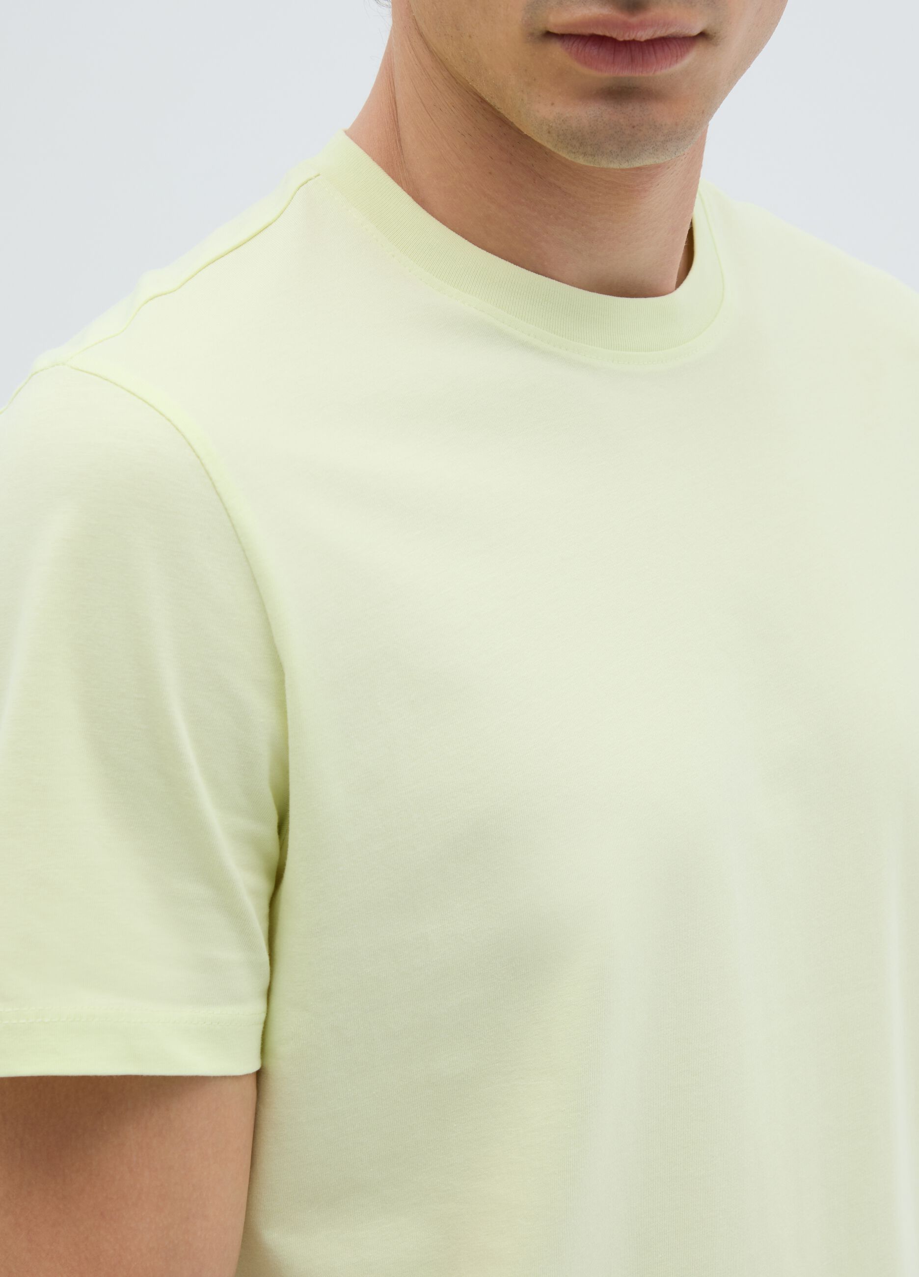 Men's regular fit green pure cotton T-shirt