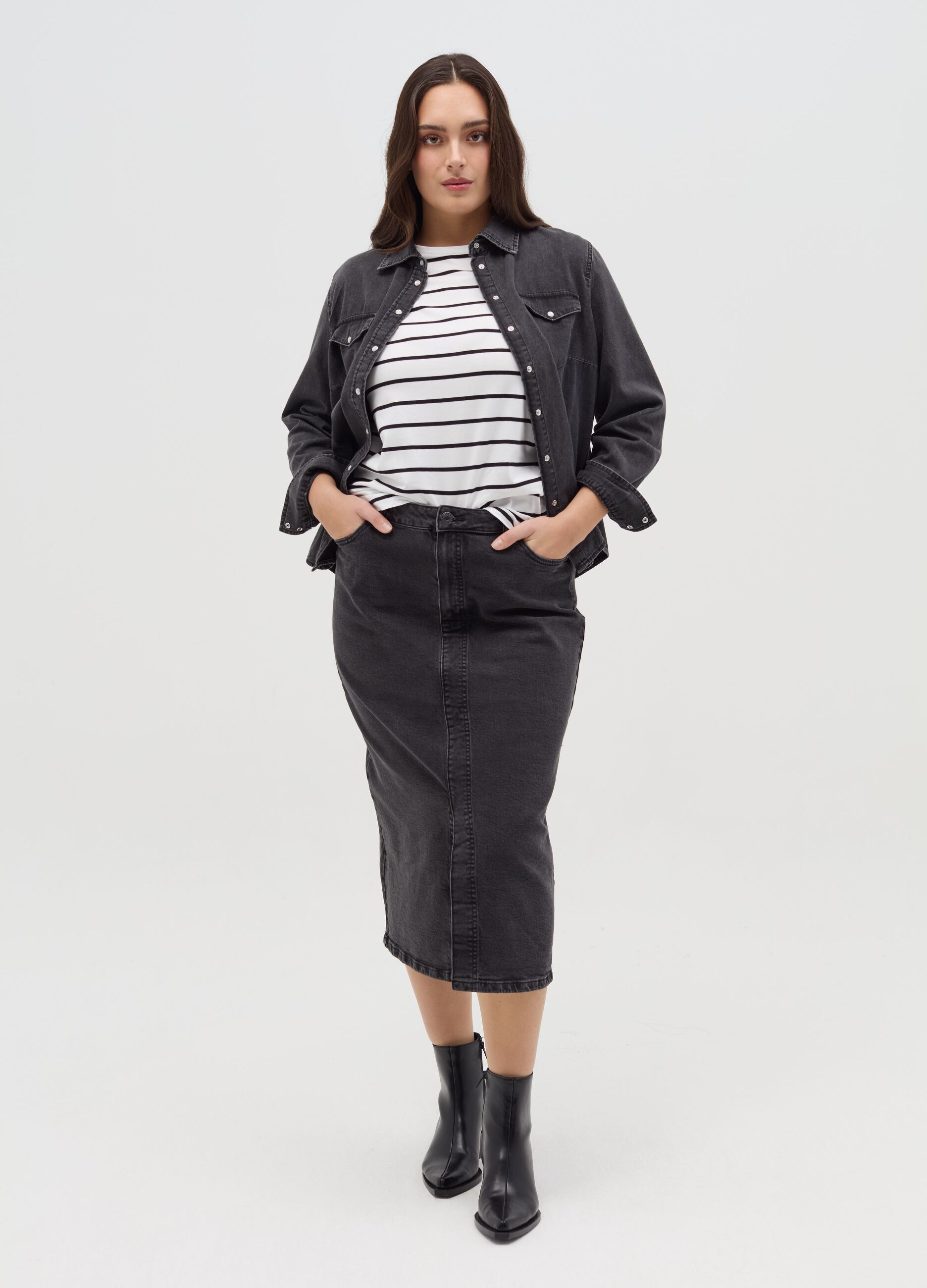 Curvy midi pencil skirt in denim