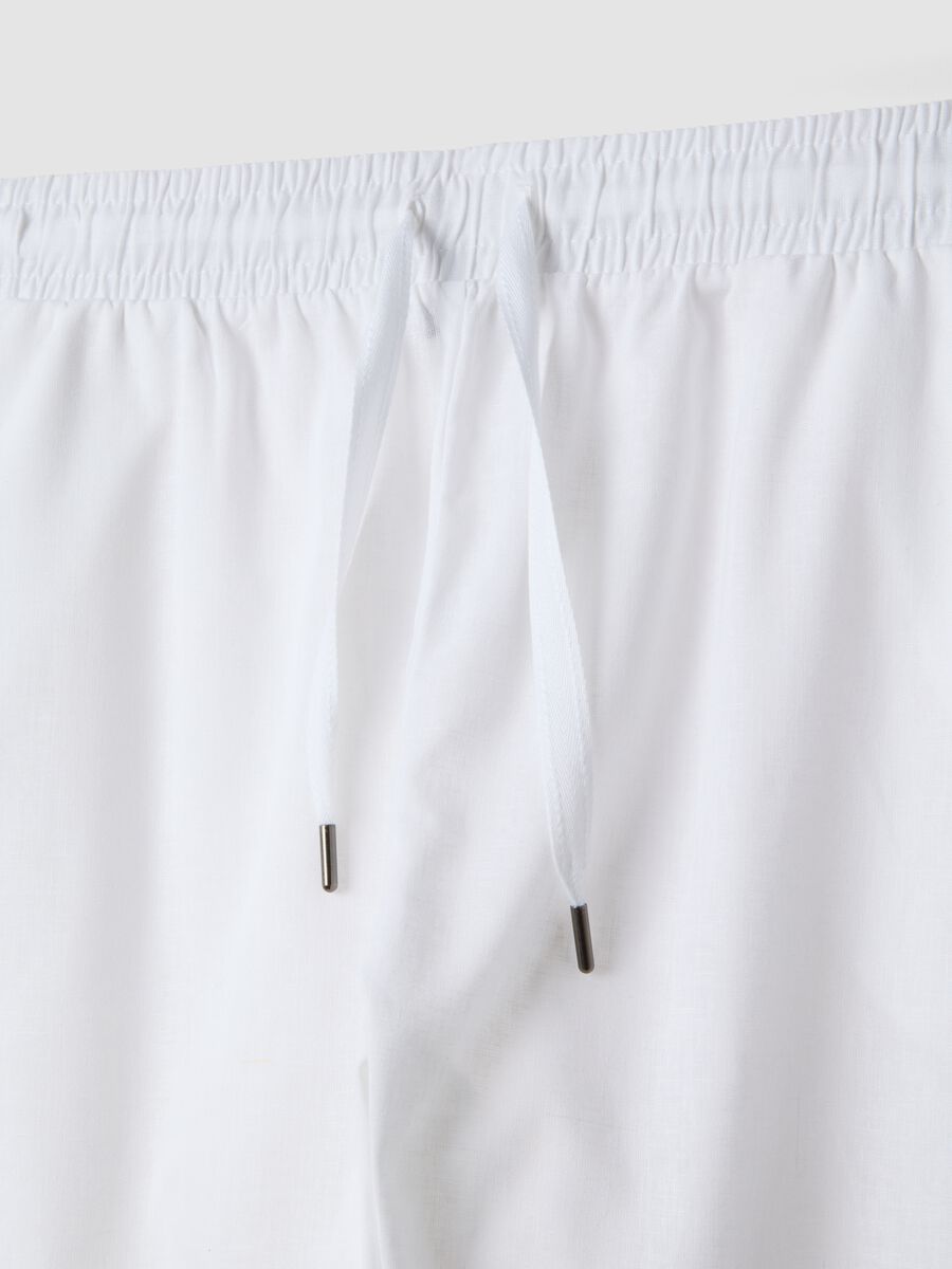 White cotton-linen blend pyjama trousers with relaxed fit_5