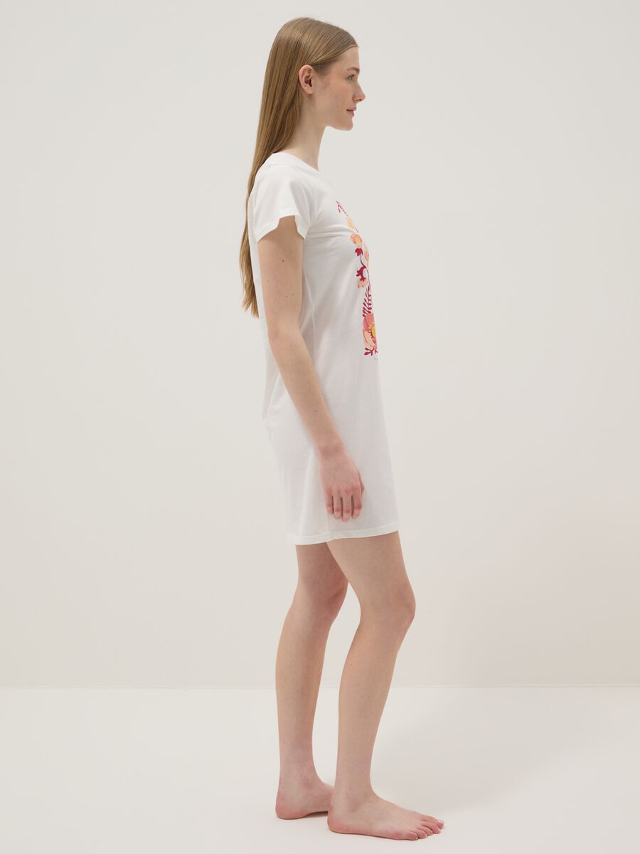 White pure cotton floral print regular fit nightdress_1