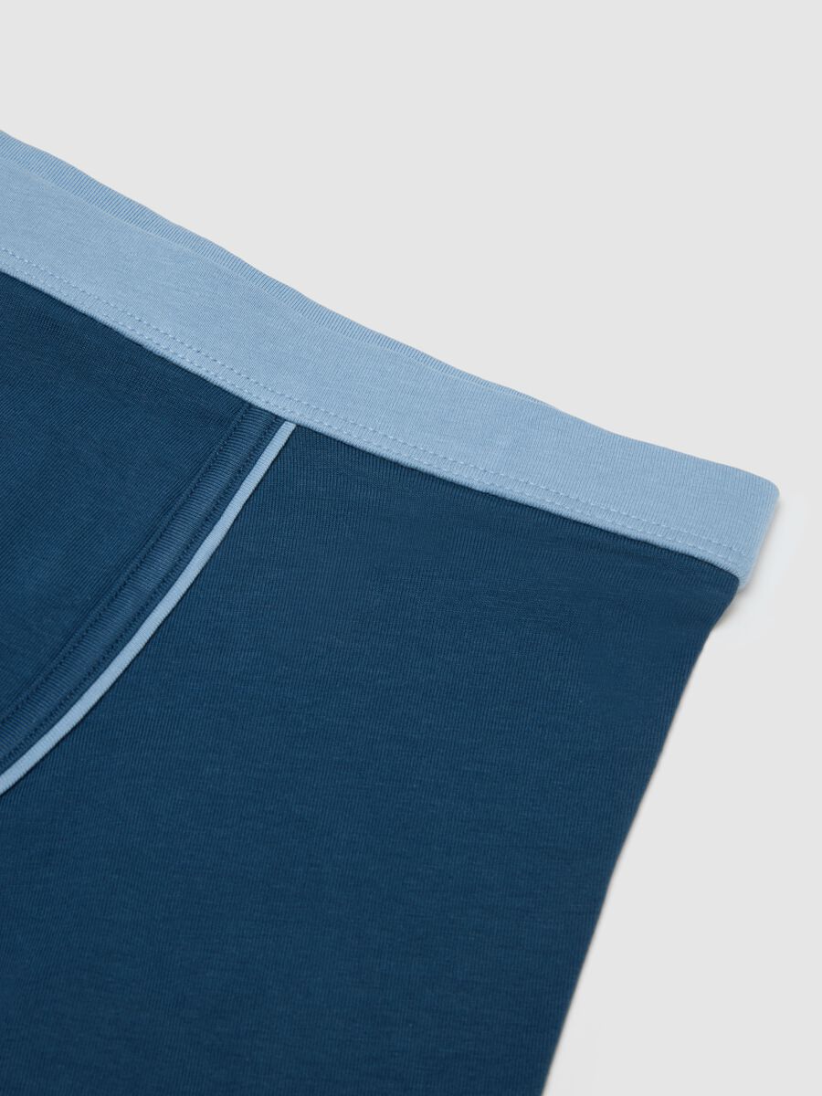Blue stretch cotton regular fit boxer shorts for boys_2