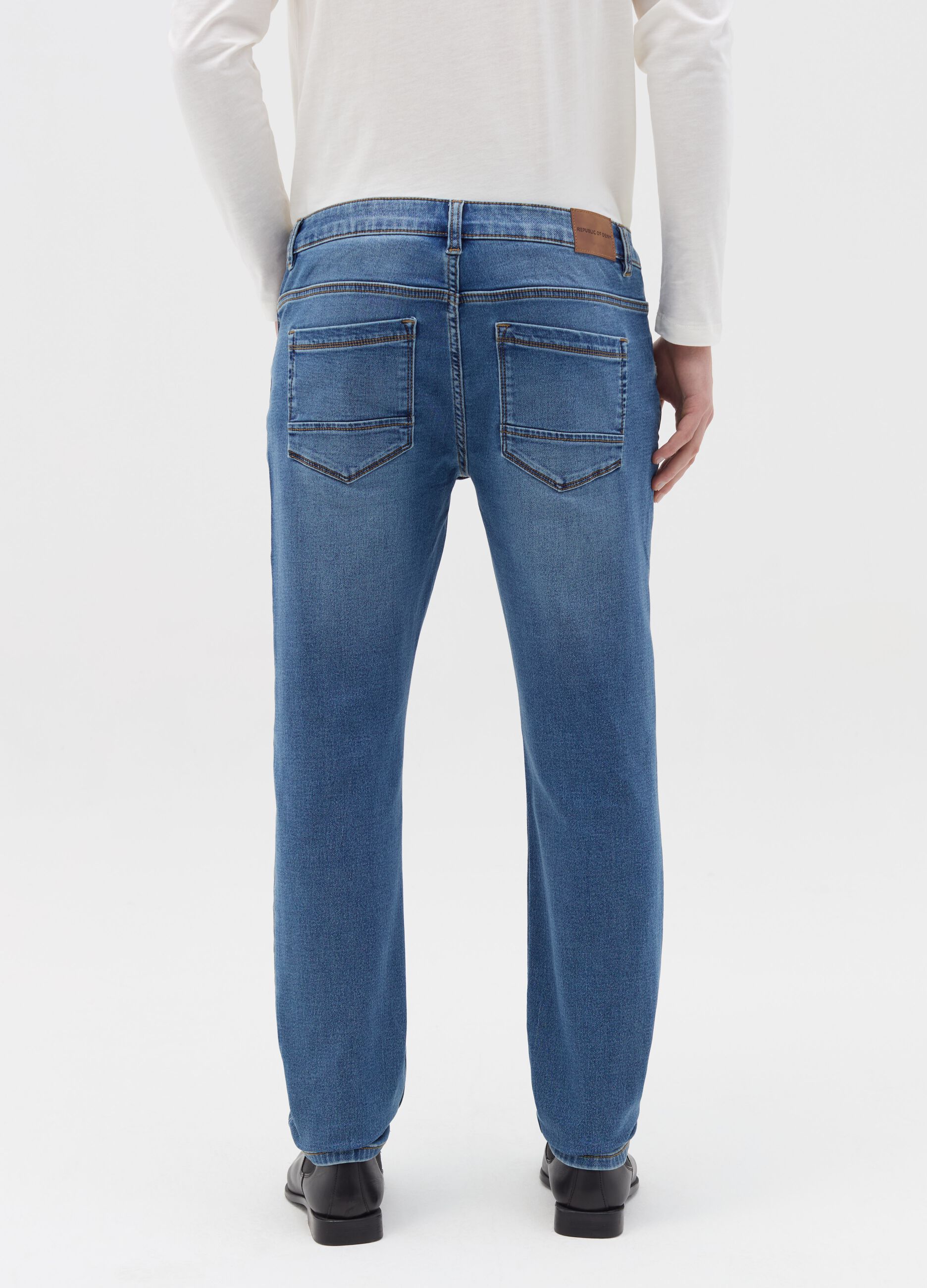Slim-fit jeans with discolouring