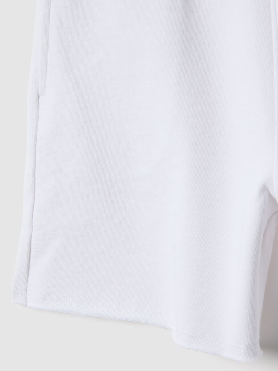 Boys' regular fit white pure cotton short jogger trousers_3