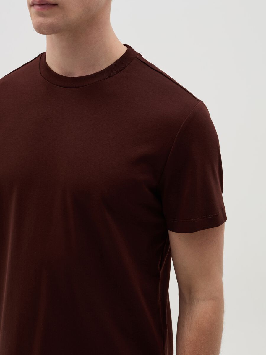 Regular-fit T-shirt with round neck_3