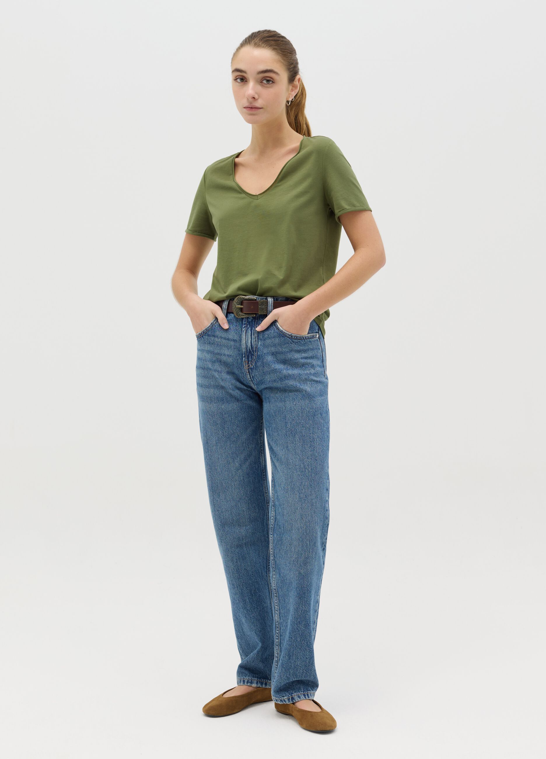Green organic cotton T-shirt with V neck
