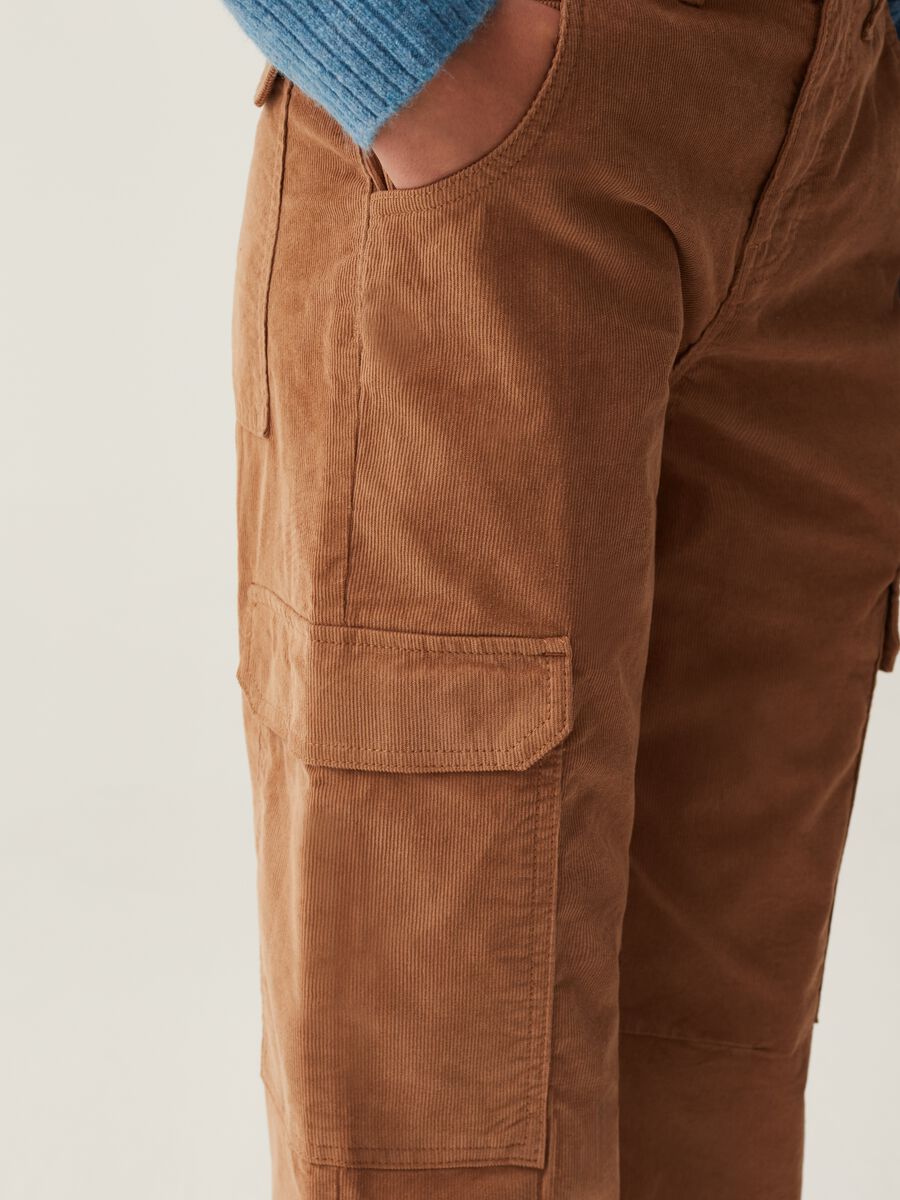 Pantaloni cargo in corduroy_3