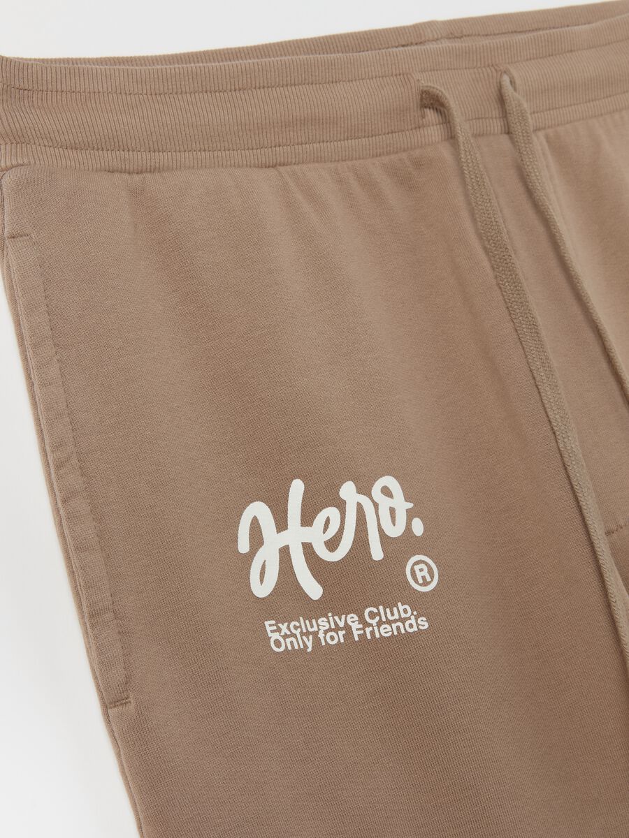 Fleece joggers with print_5
