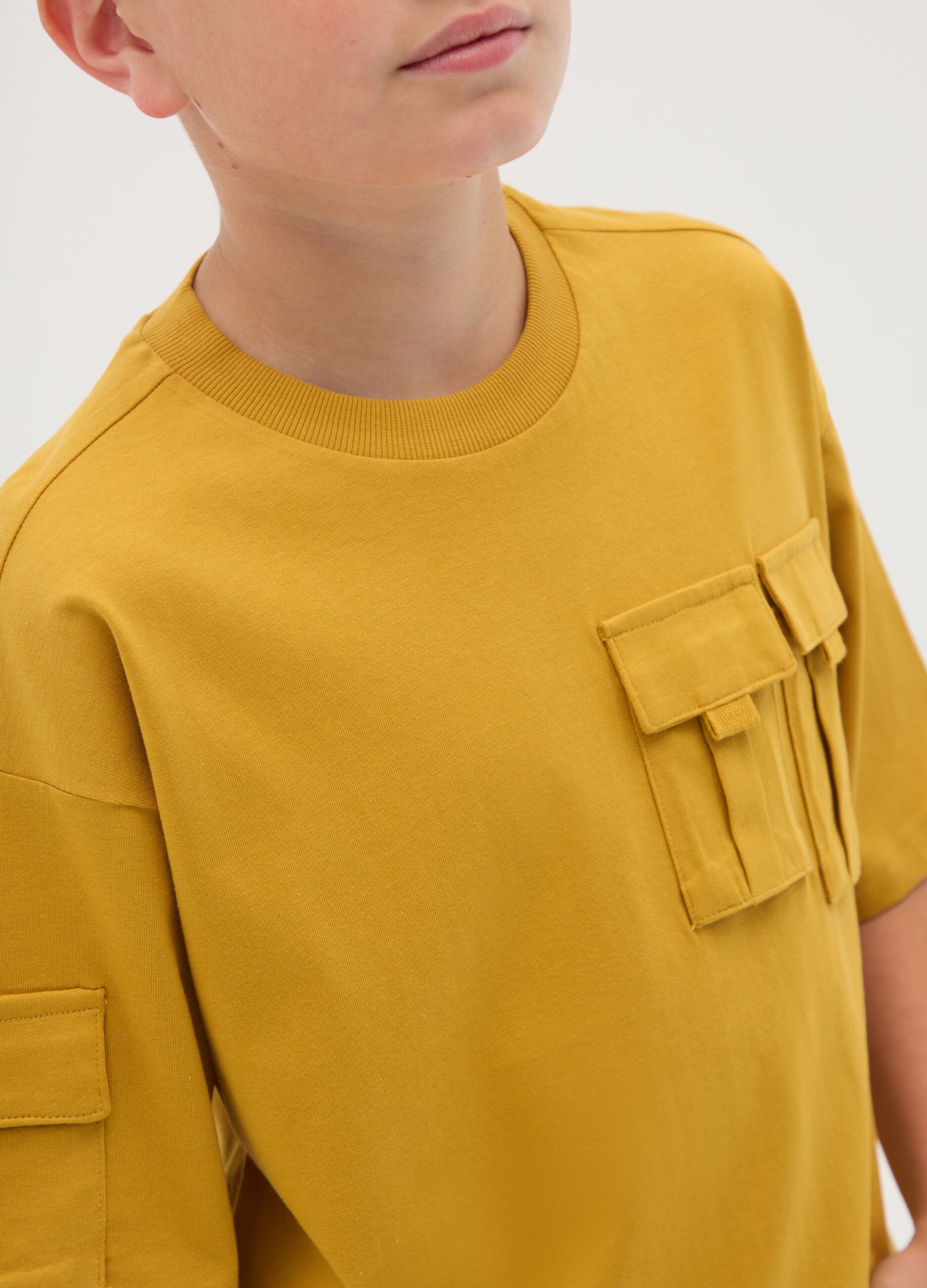 Boys' pure cotton gold regular fit t-shirt with pockets