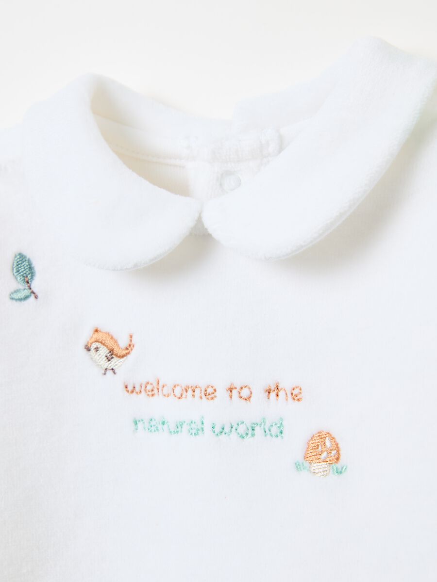 Tutina in velour con piedini e ricamo animaletti_2