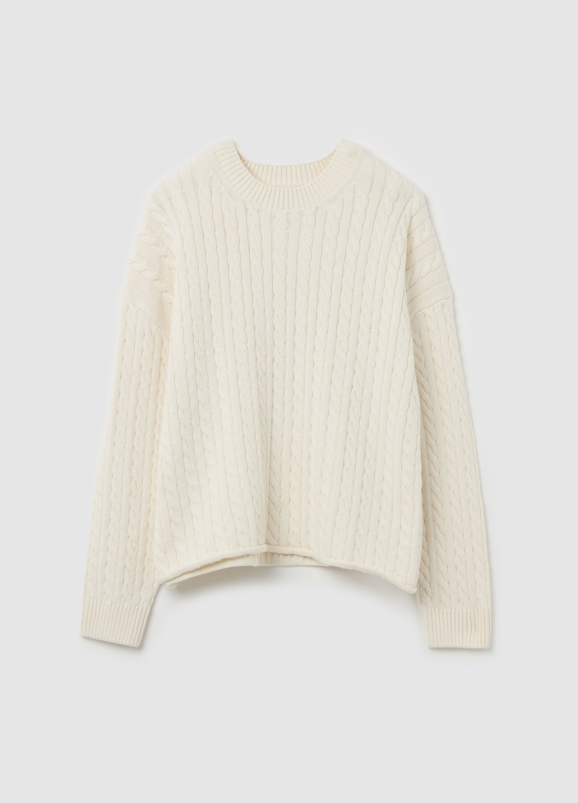 Ribbed pullover with cable-knit design