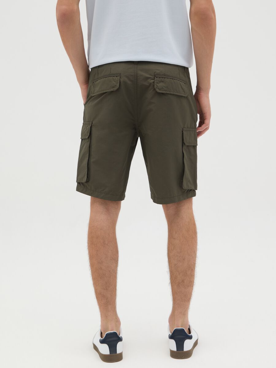 Men's regular fit green cotton blend Bermuda shorts_3