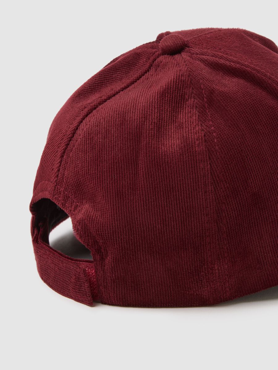 Cappellino da baseball in velluto rosso_2