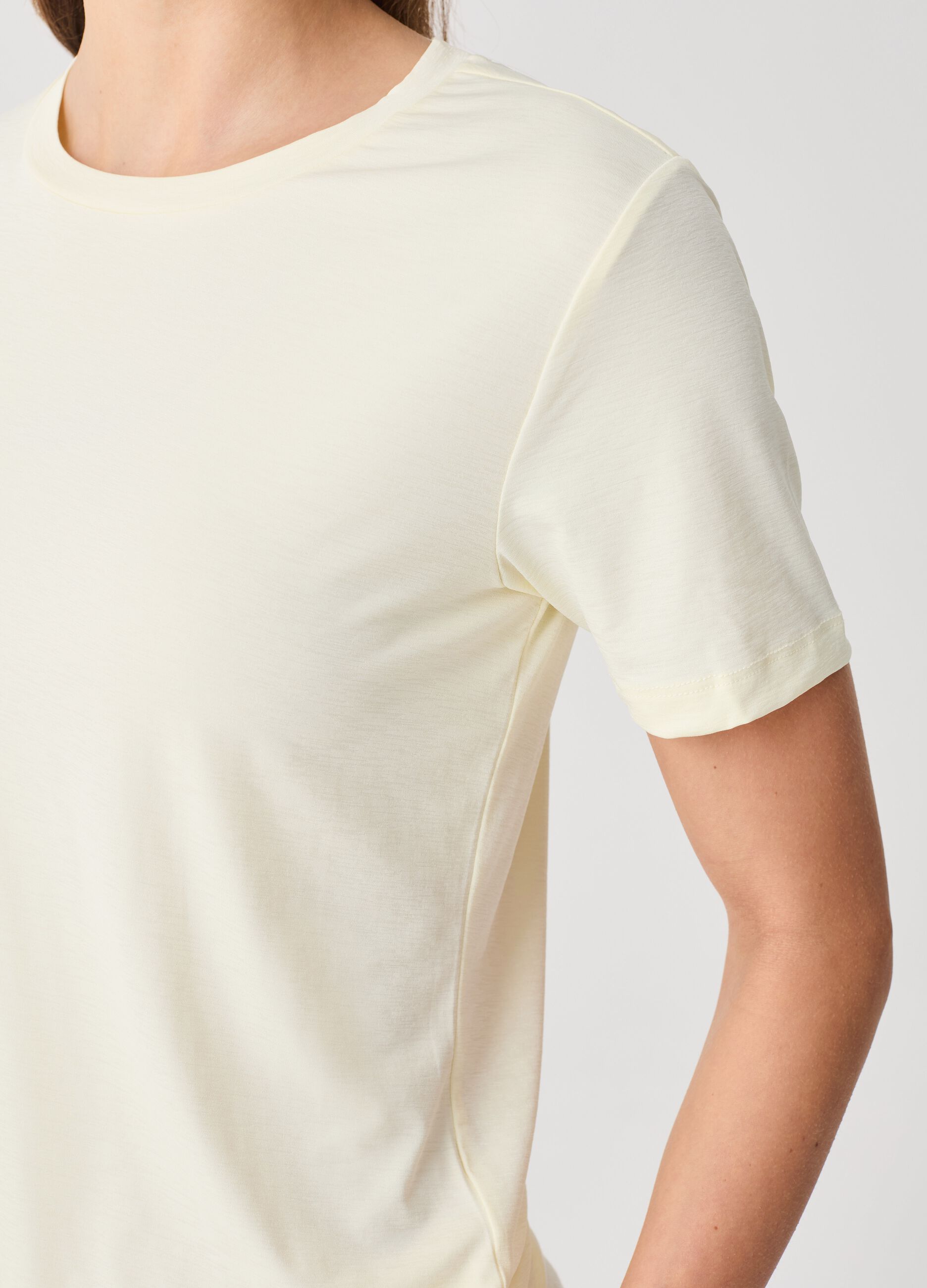 ALTAVIA STUDIO T-shirt in technical fabric