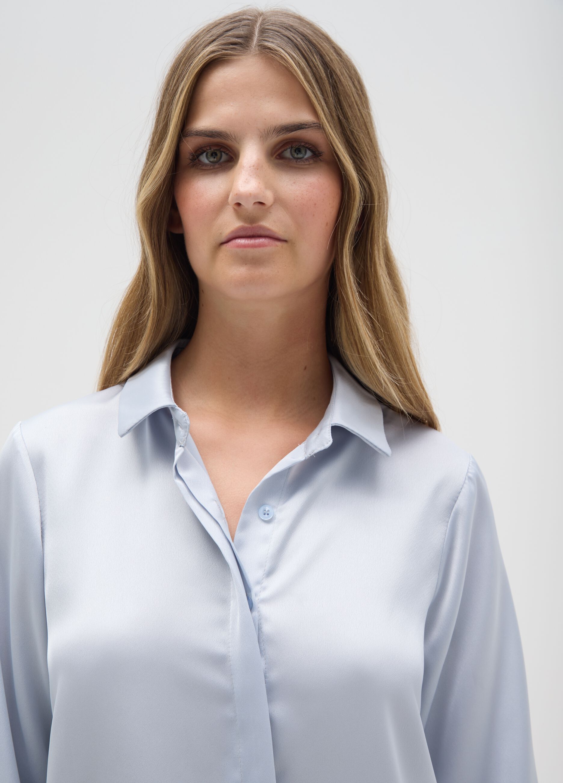 Solid colour satin shirt