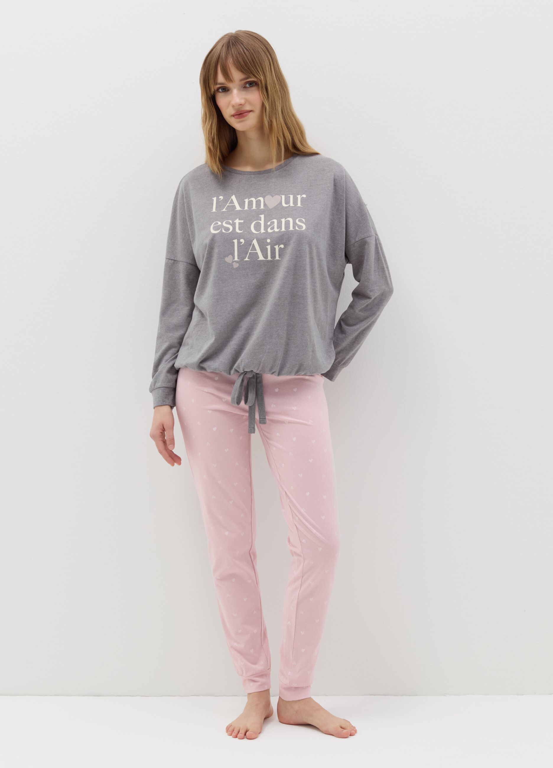 Long pyjamas with small hearts print